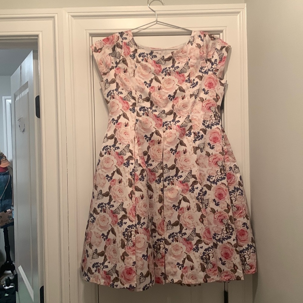 JUNIORS Chasing fireflies flowers and butterflies dress